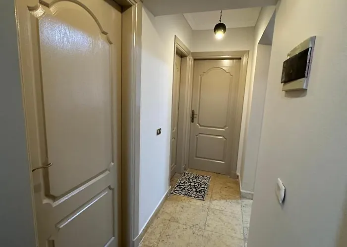 Apartment 2 Bedroom Furnished
